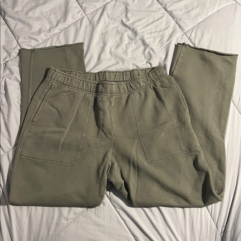 Aerie Size Medium Olive Green Sweatpants